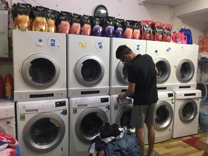 Tiệm giặt ủi trải qua quy trình kiểm định nghiêm ngặt