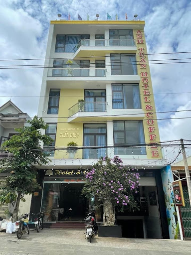 Anh Tuấn Hotel & Coffee (Khách sạn Pleiku)
